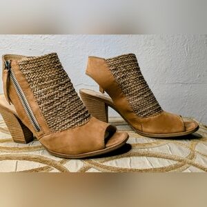 Paul Green Leilani Leather Peep Toe Zip Up Stacked Heel Sandal Bootie Beige Sz 5
